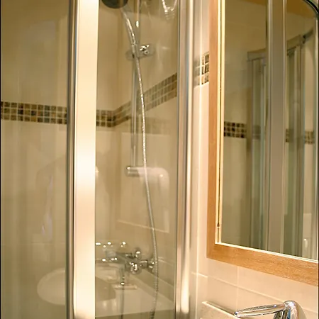 Grand Dore Hotel 3*